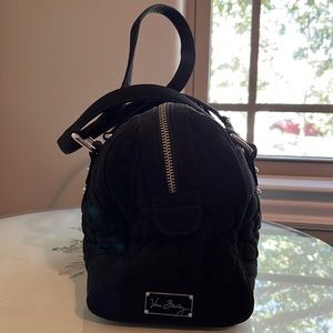 Vera Bradley Black shoulder purse.